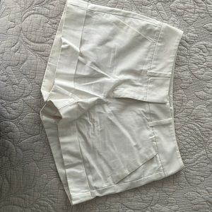 New York and Company size 4 white shorts